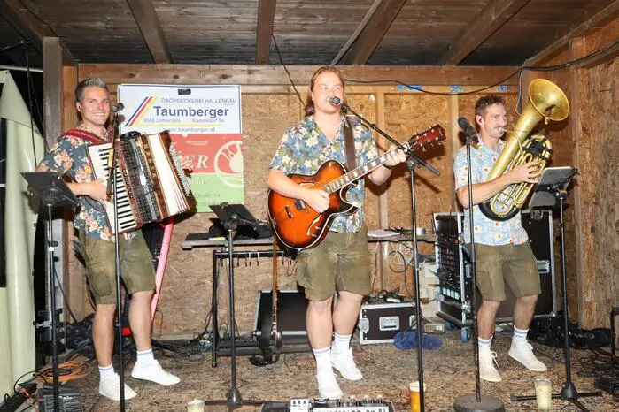Als Höhepunkt des Abend  gab es noch den Showauftritt von „Die Zåmmreissa“ mit Valentin „Volte“ Stubinger junior, Armin Korak und Christian Laußegger