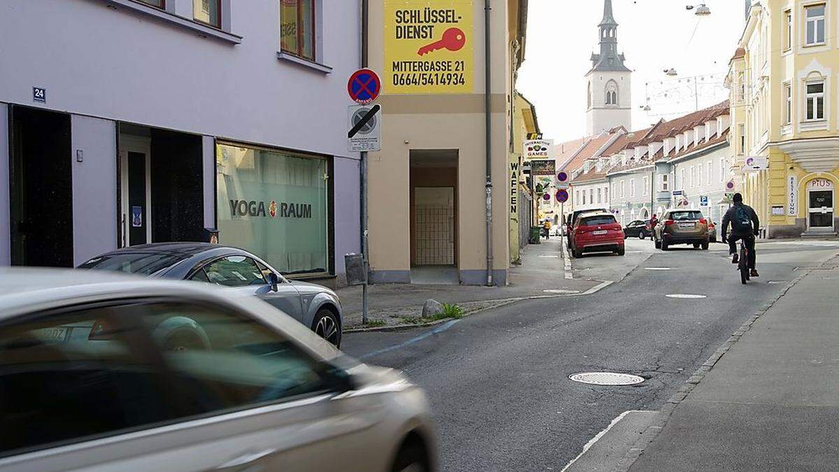 Radler sollen hier auch entgegen kommen: Diese Engstelle beim &quot;Harger-Eck&quot; ist eine der strittigen Stellen