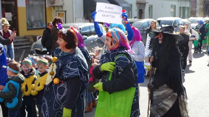 Der Grafendorfer Hauptplatz wurde zur Narrenzone.