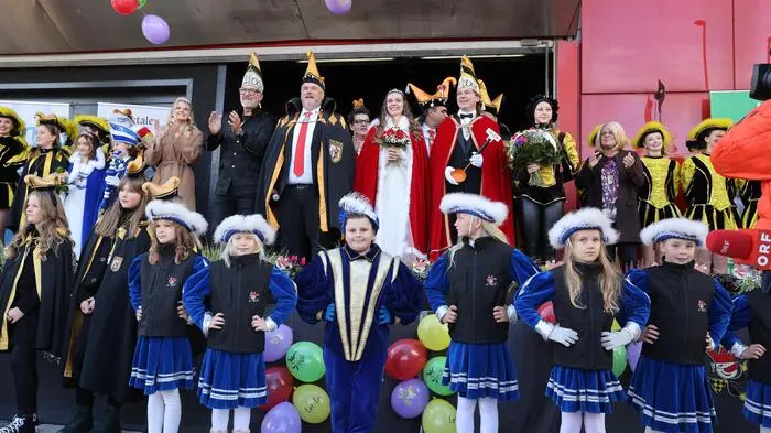 Anna Mitteregger und Hannes Pernstich sind Prinzessin und Prinz des 69. Villacher Faschings 2024 - im Kinderfasching regieren Marie Schwab und Laurenz-Frederik Zavodnik