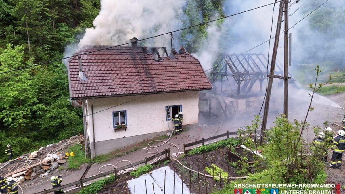 Das Feuer griff von der Werkstatt auf das Wohnhaus über