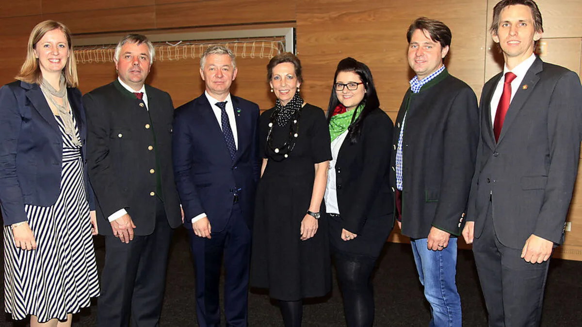 ÖVP-Klubobfrau Barbara Eibinger mit den Leibnitzer Kandidaten Josef Reiter-Haas, Peter Tschernko, Ingrid Gady, Michaela Lorber, Gerald Holler und Joachim Schnabel 