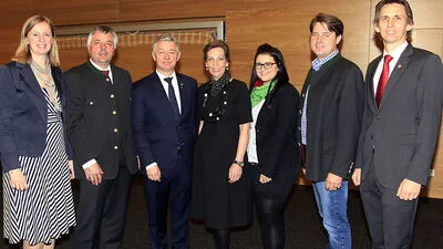 ÖVP-Klubobfrau Barbara Eibinger mit den Leibnitzer Kandidaten Josef Reiter-Haas, Peter Tschernko, Ingrid Gady, Michaela Lorber, Gerald Holler und Joachim Schnabel 
