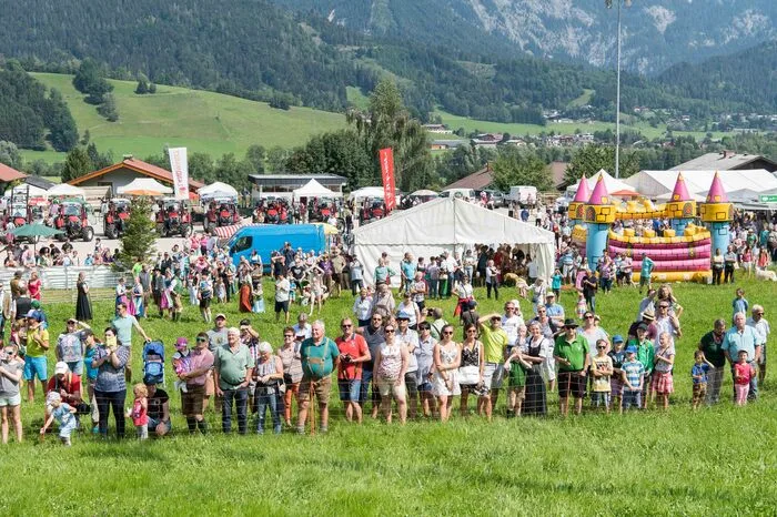Mehr als 4000 Gäste besuchten dieses Jahr das 11. Steirische Almlammfest am Fuße des Hauser Kaibling