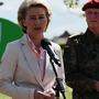 Von der Leyen mit Bundeswehr General Volker Wieker