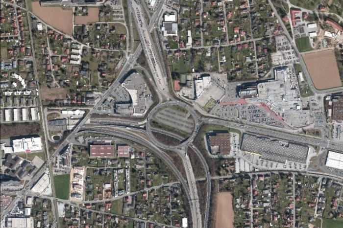 . . . hier im Jahre 2015. Nunmehr samt Kreisverkehr, Plabutschtunnel und und und.
