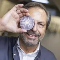 Herr der Ringe: Hermann Andritsch nimmt die Zwiebel unter die Lupe