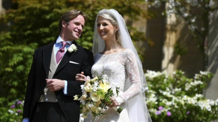 Vor den Alter der St. George"s-Kapelle traten am Samstag Lady Gabriella Windsor (38), genannt Ella, und ihr Verlobter Thomas Kingston.