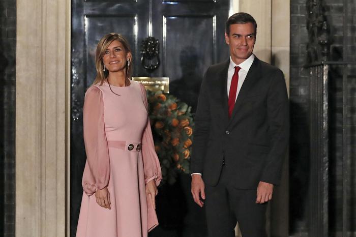 Der spanische Ministerpräsident Pedro Sanchez und seine Frau Begoña Gómez
