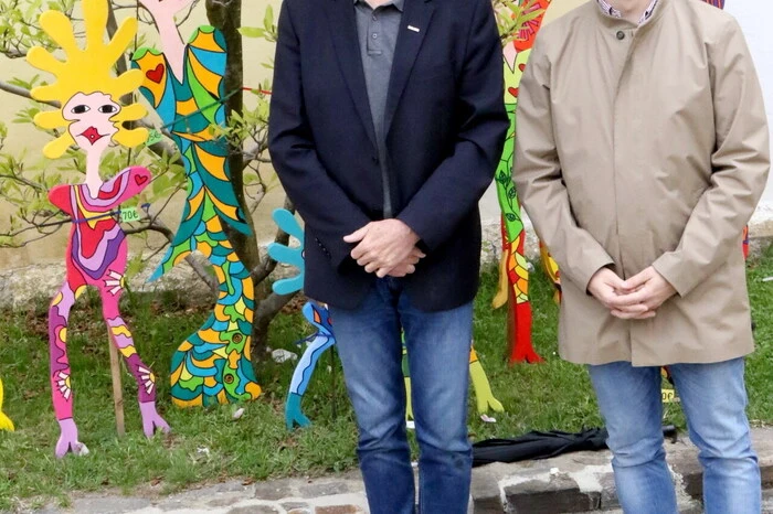 Beim Rundgang im Stift gesichtet wurden unter anderen die Bürgermeister Wolfgang Grilz (St. Georgen) und Andreas Grabuschnig (Eberstein), Stiftspfarrer Christian Stromberger, Wirtschaftskammer (WK)-Bezirksstellenobmann Walter Sabitzer (rechts) sowie WK-Bezirksstellenleiter Robert Meisslitzer (links). 
