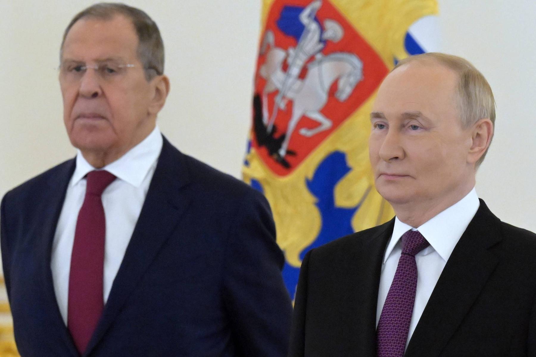 „Natürlich arbeitet er“: Ärger mit Putin? Kreml kommentiert Spekulationen über Lawrow