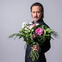 Michael Ostrowski moderiert mit Victoria Swarovski den ESC in Wien: die Halbfinali am 12. und 14. Mai sowie das Finale am 16. Mai