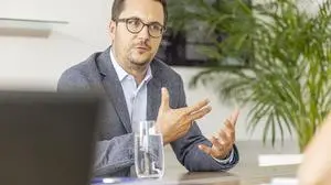 Windbichler spricht mit den Schülern der HTL Mössingerstraße Klagenfurt über die Jugend in der Arbeitswelt