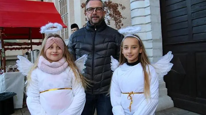 Unter dem Motto „Die Magie der Vorweihnachtszeit im Lipizzanergestüt Piber entdecken“ wurde an drei Tagen zum Adventmarkt im Lipizzanergestüt geladen. 