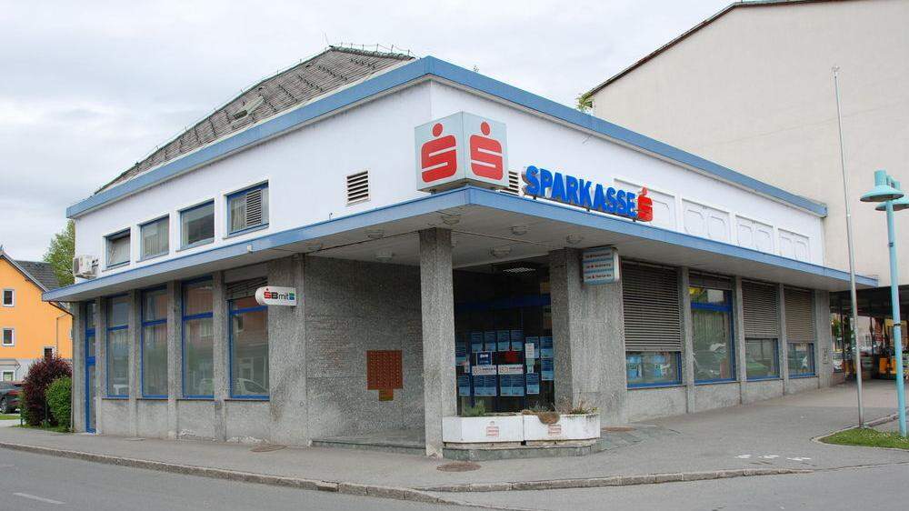 Noch im Sommer soll das „alte“ Sparkassengebäude in Bärnbach abgerissen werden