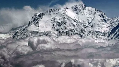 Mitunter tödlich: Faszination Himalaya (im Bild die Westseite des Nanga Parbat) 