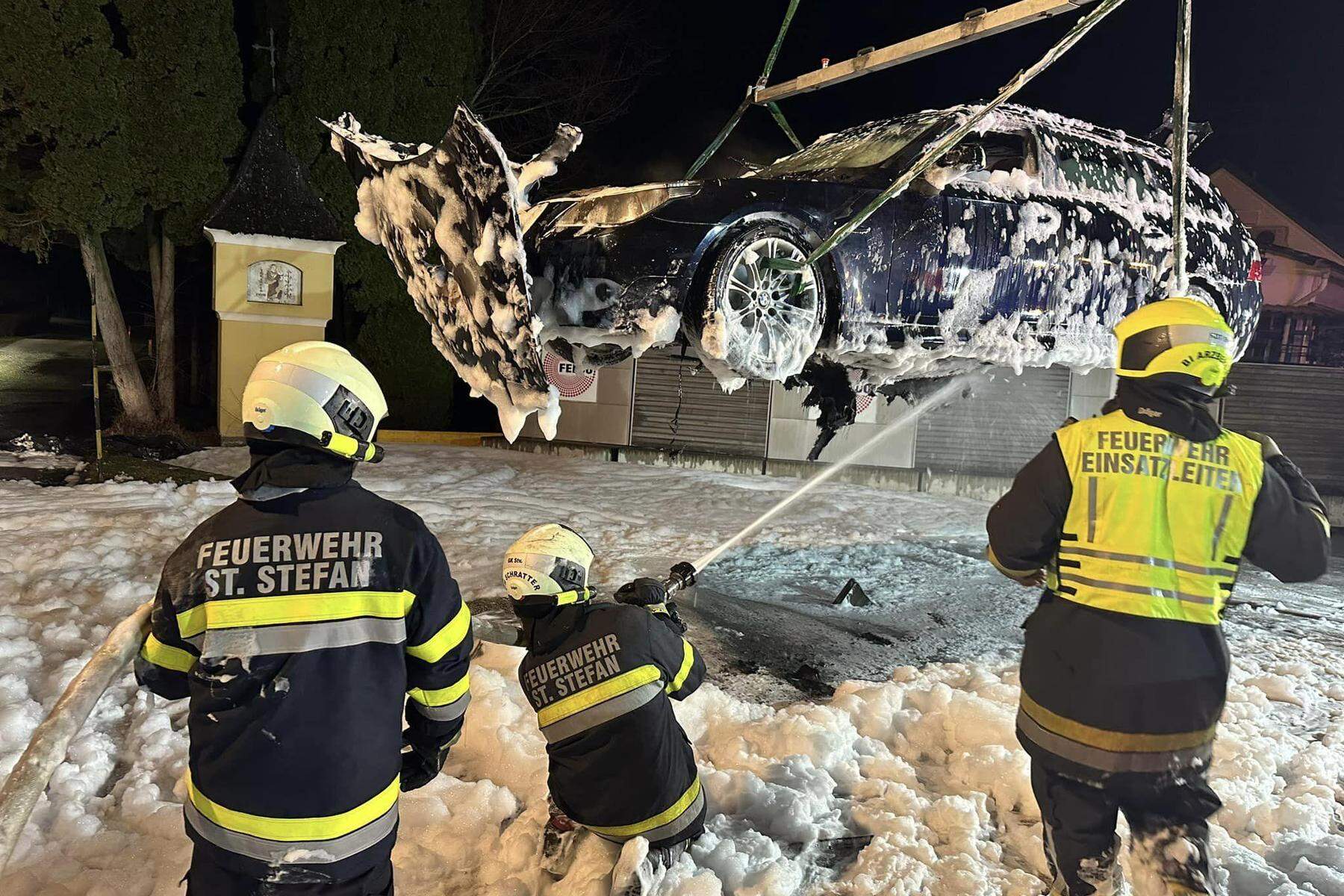 Kärnten: Pkw eines 23-Jährigen geriet während Fahrt in Brand