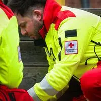 Der 21-Jährige wurde vor Ort erstversorgt und dann ins Spital gebracht