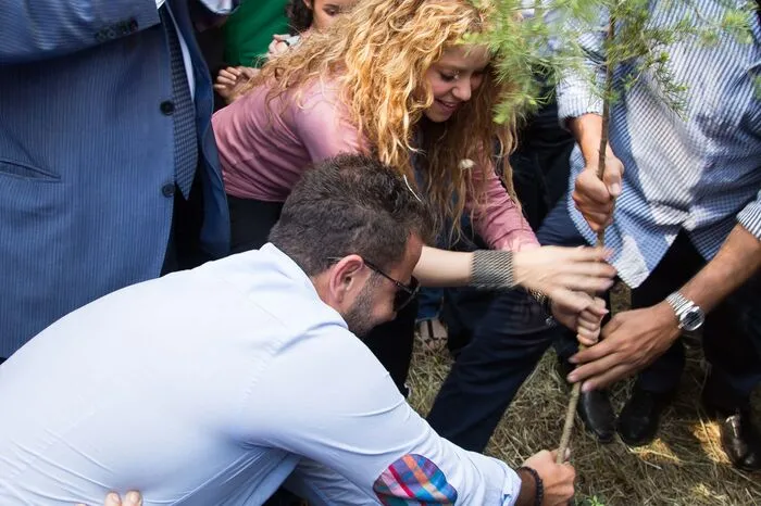 Zu Ehren ihres Besuches sei ein kleiner Teil der Parks in "Shakira Mubarak" - nach dem Familiennamen ihres Vaters - umbenannt worden, erklärte Tannourines Bürgermeister Bahaa Harb.