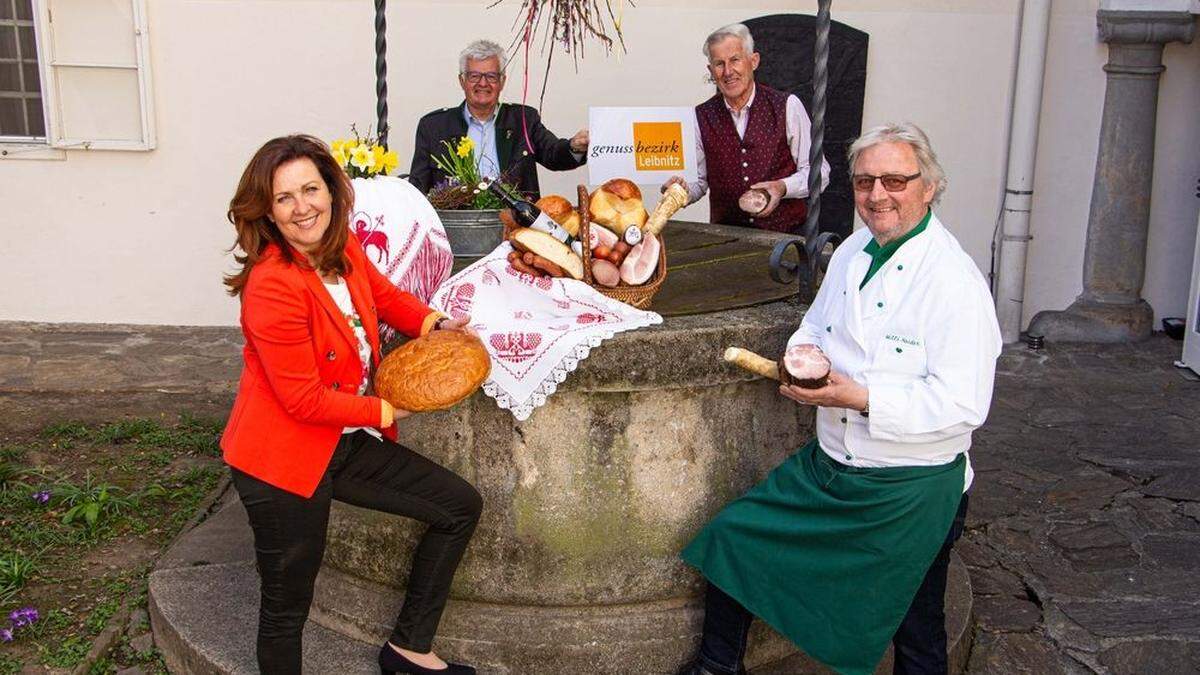 Roswitha Walch, Anton Gumpl, Josef Kowald und Willi Haider vom Genussbezirk Leibnitz liefern geschmackvolle Tipps zur Osterjause