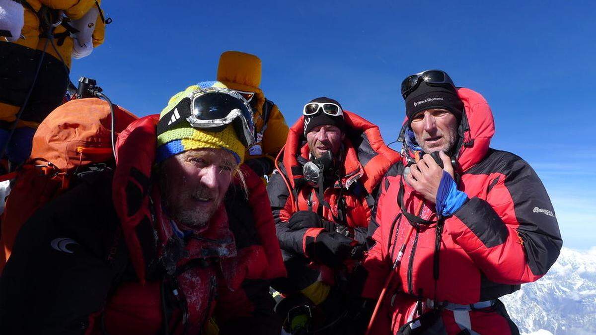 Holzer, Bichler und Klocker am Gipfel des Mount Everest. Die Bergsteiger genießen jetzt den Alltag in Osttirol 