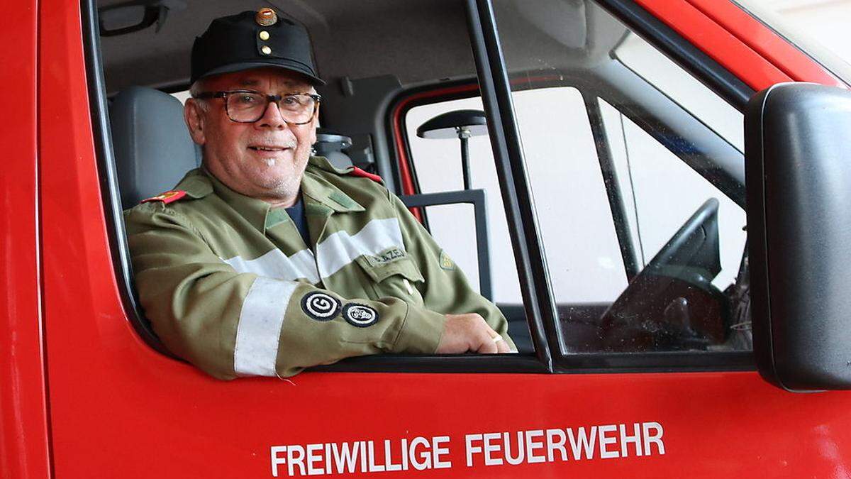 Helmut Blažej  ist für die Feuerwehr St. Michael ob Bleiburg auch als Chronist tätig