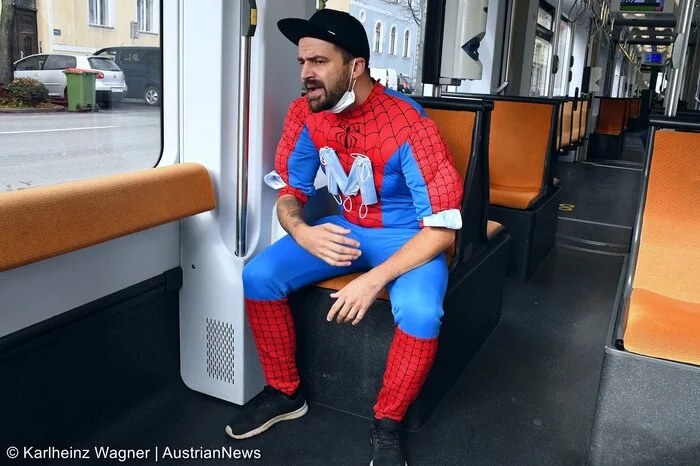 ... in einer fahrenden Straßenbahn ...