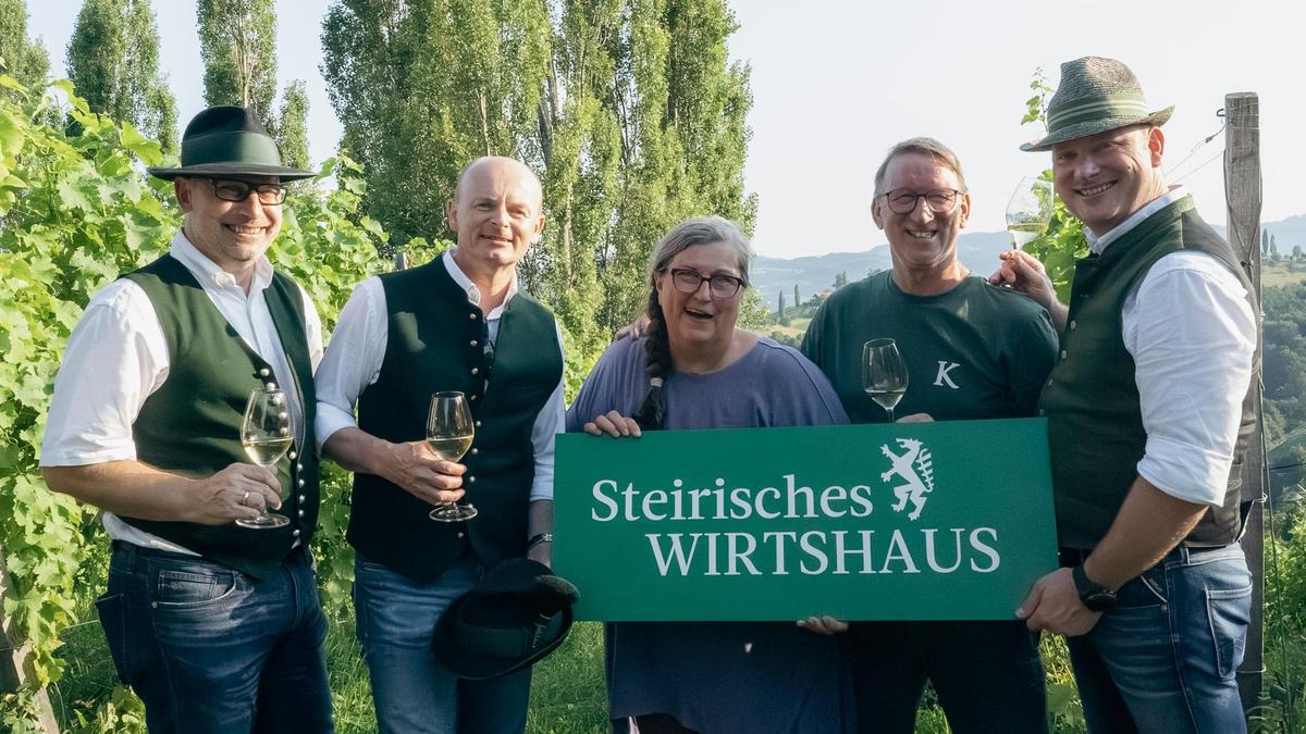 Thomas Stadtegger, Klaus Friedl, die Kästenburg-Chefs Ilse Jakopé und Werner Barthau sowie Johann Wratschko 