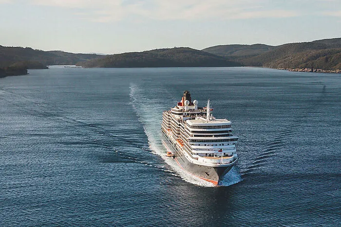 Die achttägige Mittelmeerkreuzfahrt startete in Barcelona ging über Villefranche (Frankreich) nach Rom und Neapel in Italien weiter nach Palma de Mallorca und wieder zurück nach Barcelona. Klicken Sie sich durch weiteren Bilder von Bord der Queen Elizabeth.