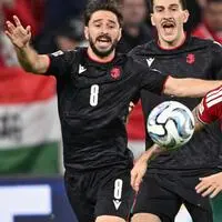 Otar Kiteishvili (links) verletzte sich in der Puskas-Arena in Budapest