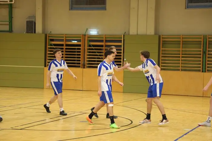 Die Jubiläumsfeier wurde mit einem regionalen Fußballturnier eröffnet