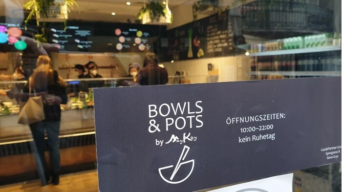 Hereinspaziert! Soeben hat in der Grazer Sporgasse...