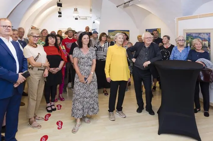 Vizebürgermeister Thorsten Wohleser hob die Bedeutung der Ausstellungsräume für die Stadtgemeinde hervor, da die Besucheranzahl außergewöhnlich hoch war.