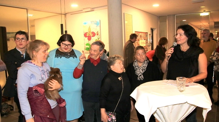 Es war ein Ereignis voller Herzlichkeit und Fröhlichkeit, die Jubiläumsvernissage in der Therme Nova, bei der Menschen mit Behinderung im Mittelpunkt standen.