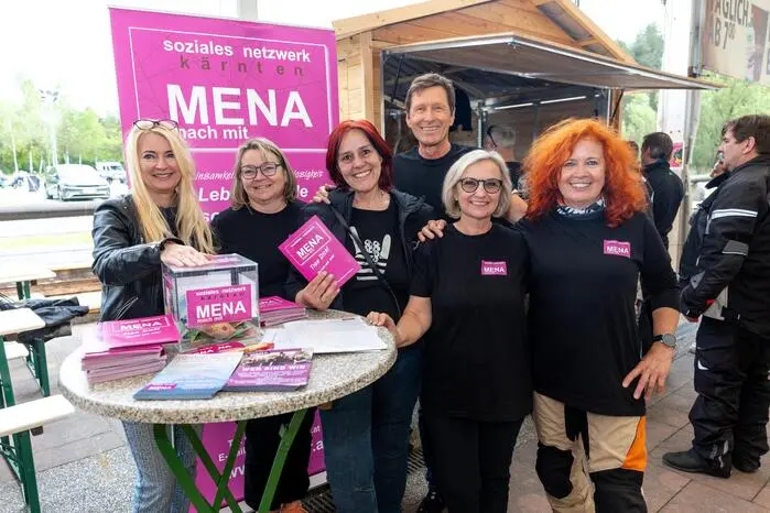 Sandra Wilding, Margarete Neuwirth, Genoveva Lederer, Rudolf Gritzer-Brunnegger, Elisabeth Oberlojer und Isabella Scheiflinger vom „MENA“-Vorstand freuten sich über zahlreiche Teilnehmer. 
