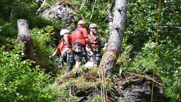 Ende Juni waren rund 50 Mann in Predlitz am Klettersteig im Einsatz, um die möglichen Einsätze in der nun beginnenden Sommersaison für Bergwanderer zu erproben.
