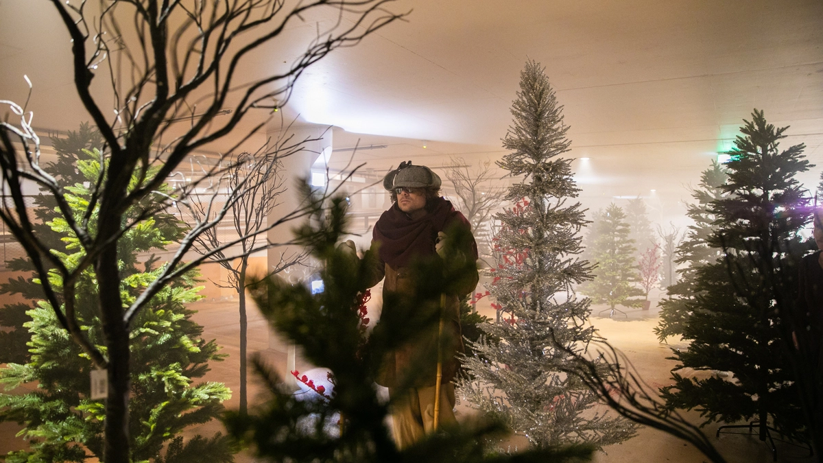 „Skifahrer“ im Kunstwald der Tiefgarage