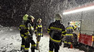 Starker Schneefall begleitete den Einsatz der FF Zauchen auf der Tauplitz