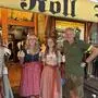 Bei Trachten Roll geht man mit der Zeit und bespielt Social Media. Mit Erfolg: Die jungen Kundinnen und Kunden kommen mit Screenshots und wollen exakt die Bluse oder das Dirndl haben