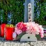Freunde und Familie stellten am Unfallort Kerzen auf