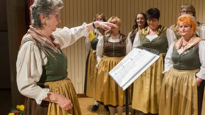 Der 1924 gegründete Frauenchor wird von Eva Prochazka geleitet.