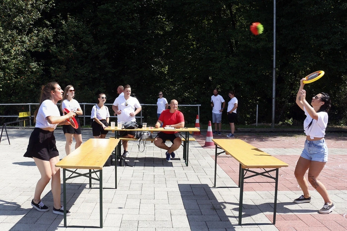 ...einen Fun-Bewerb auf seiner Stocksportanlage.