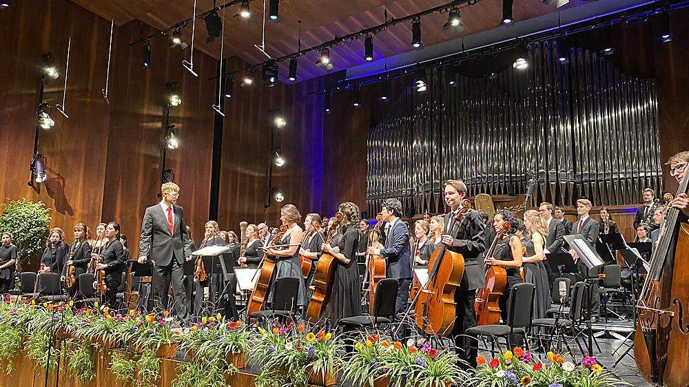 Das neue Universitäts-Orchester wurde bejubelt 