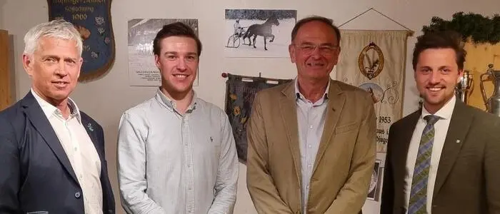 Egon Hierzegger und Simon Hartweger mit den Keynote-Speakern Georg Bliem (Ex-Planai-Chef) und Bernd Brodtrager, Direktor des Steirischen Bauernbundes