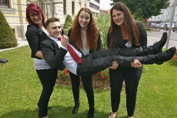 Denise Leitner, Giuseppe Lacagnina, Lisa Sorger und Marie-Christin Kitz freuen sich