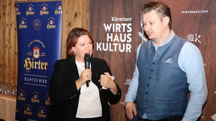 Grußworte von Obfrau Kathrin Zollner und Obmann Gerfried Hopf.