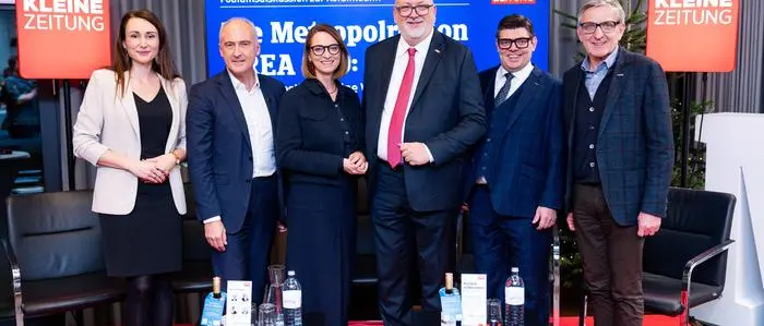 Moderatorin Claudia Aichhorn-Edler, Heinz Mayer (Geschäftsführer Joanneum Research), Kleine-Zeitung-Geschäftsführerin Xenia Daum, ÖBB-Chef Andreas Matthä, PwC-Geschäsftführer Nikolaus Hulatsch und Wirtschaftskammerpräsident Josef Herk