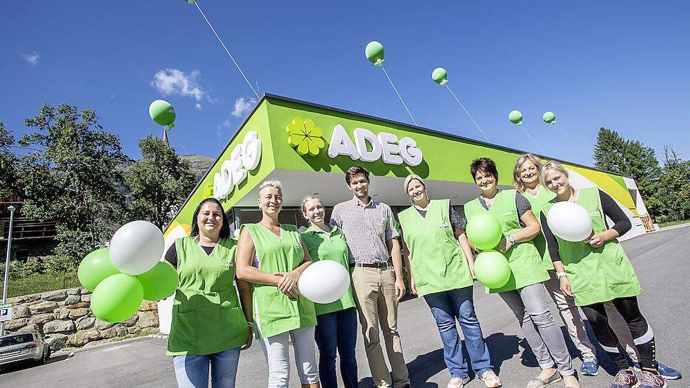 Gemeinsam mit seinem Team steht Adeg-Kaufmann Thomas Alexejew seinen Kunden bei ihrem Einkauf zur Seite