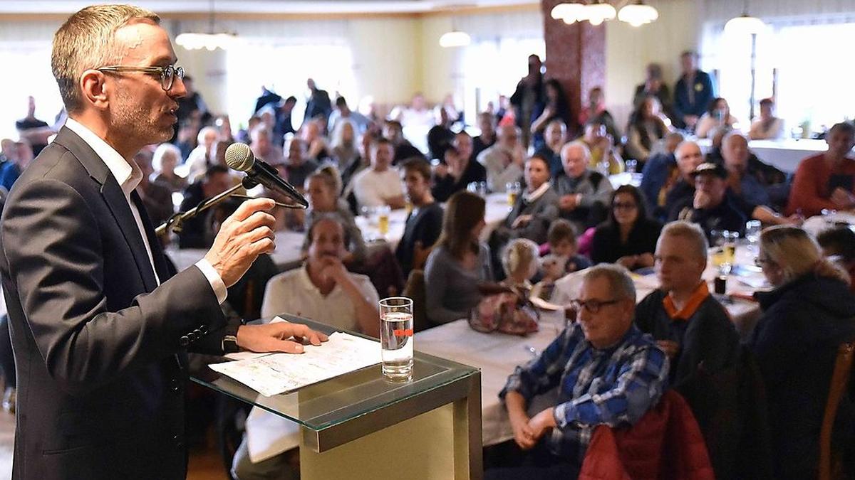 Herbert Kickl bei seiner &quot;Freiheitstour&quot; in Wolfsberg