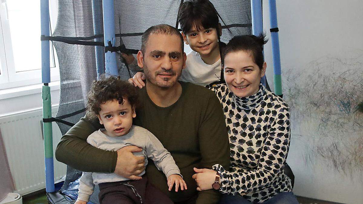 Im Dezember 2014 kam Eyad Safaya nach Klagenfurt, mittlerweile sind auch seine Frau Frau Maha Obeid und die Söhne hier – und „in der neue Heimat“ wie sie sagen 